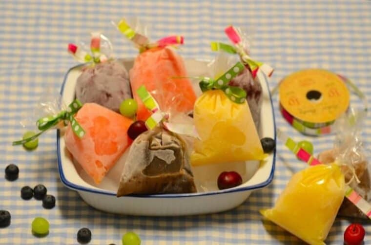 Chocolate ice pops in a baggie, sacolé cremoso de chocolate Chocolate-ice-pops-in-a-baggie, sacolé-cremoso-de-chocolate