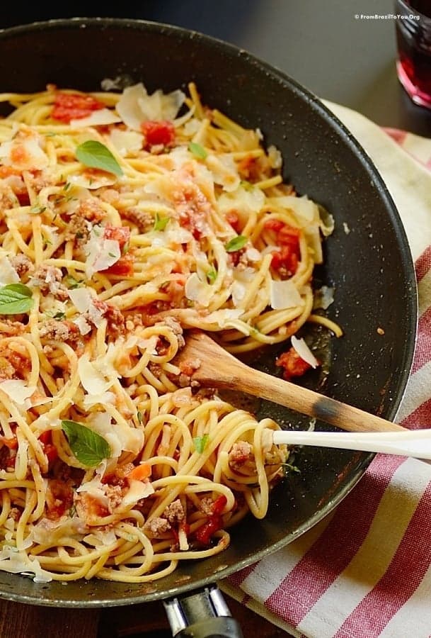 Spaghetti with Meat Sauce Easy and Delish