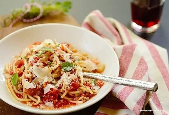 Spaghetti with Meat Sauce spaghetti-meat-sauce