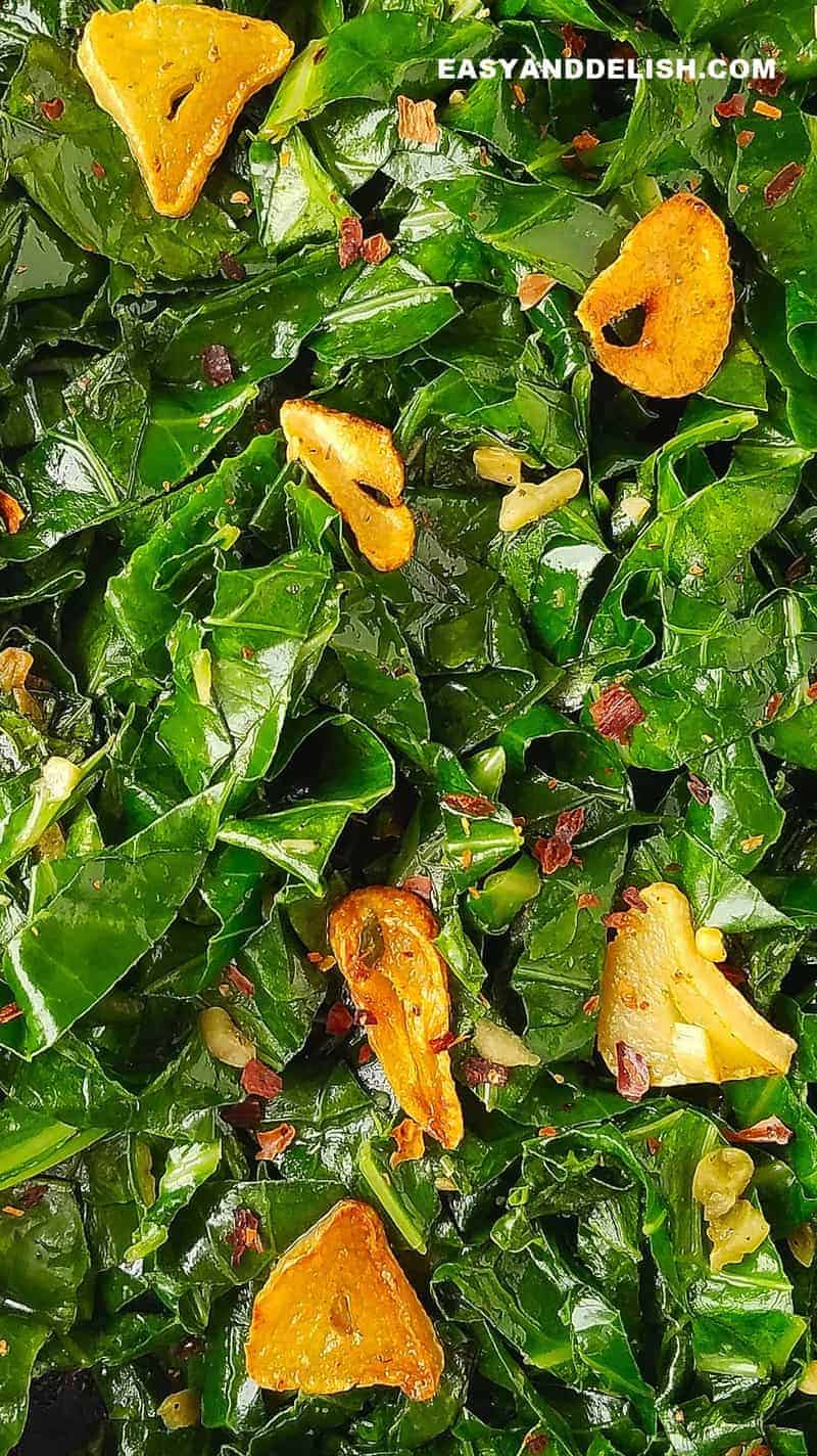 fried collard greens with garlic (couve a mineira)