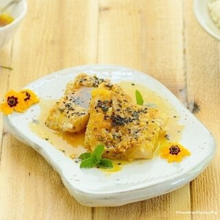 Tilapia with passion fruit sauce