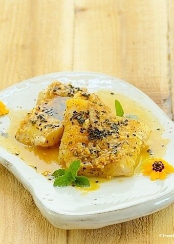 Tilapia with passion fruit sauce