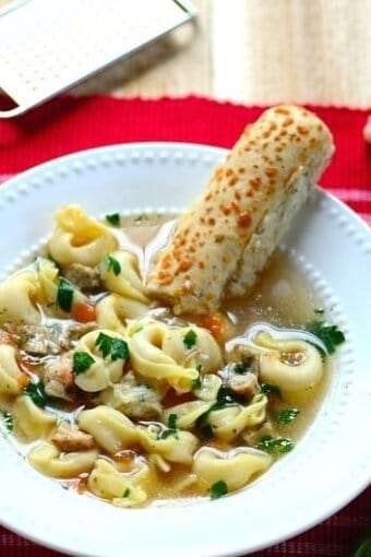 Capelete-in-brodo