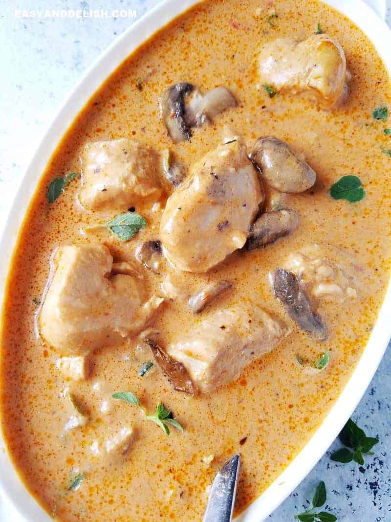 chicken stroganoff in the slow cooker