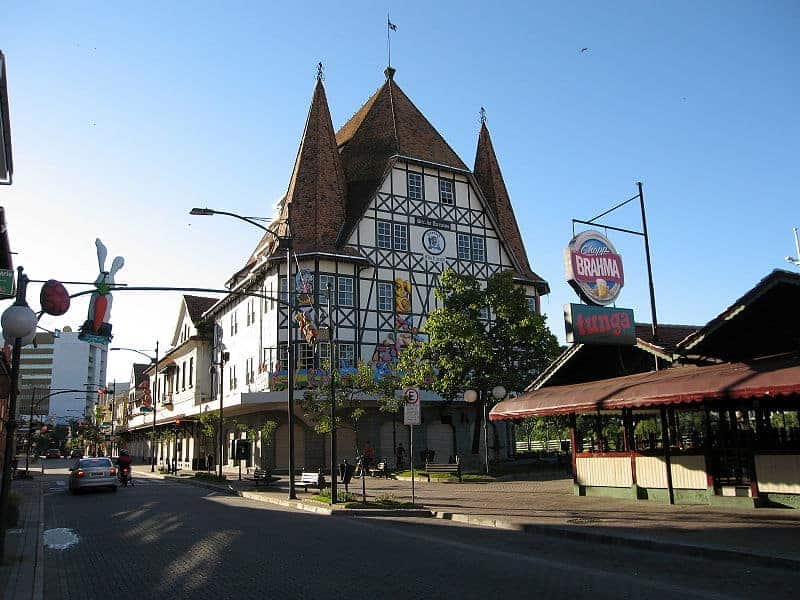 Downtown Blumenau, Santa Catarina, Brazil. Credit to Schmidt. Creative Commons Attribution-ShareAlike version 1.0