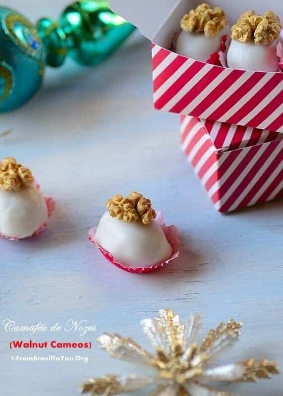 Camaféu de Nozes (Walnut Cameos)...Unique treats Inspired in Carved Cameo Jewelry!!!!