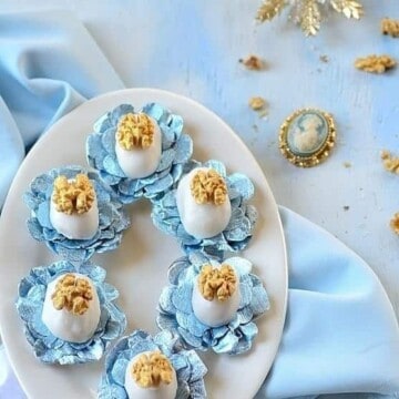 candies in a platter