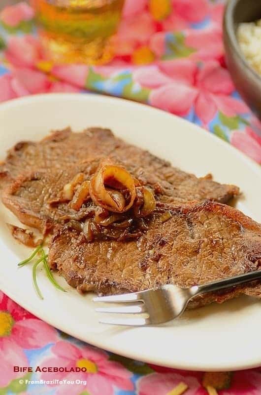 Bife Acebolado (Pan-Fried Steak-and-Onion) -- A super easy and tender steak, ideal for busy weekdays!!!