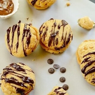 biscoitos de amendoim recheados