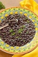 como-cozinhar-feijão-preto-corretamente