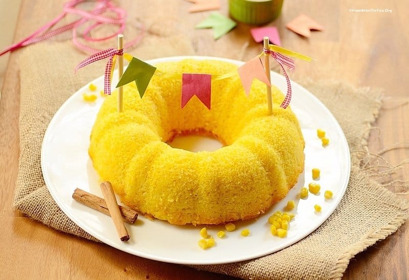 Kitchen Blender Corn Bundt Cake (Bolo de Milho de Liquidificador)