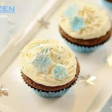 Cupcakes decorated with Frozen theme