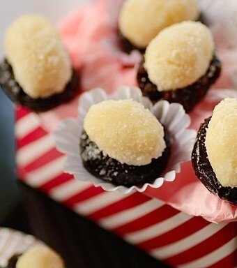 olho de sogra candy in truffle cups