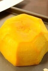 peeling-pumpkin-easily-for-cooking