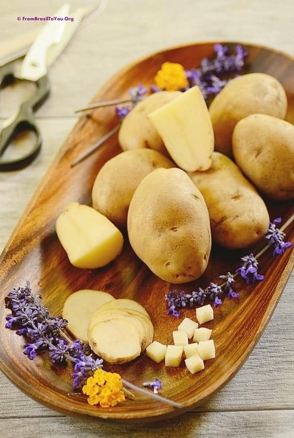 Brazilian potatoes in a platter