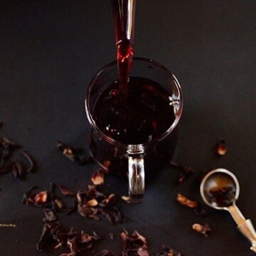 hibiscus tea in a glass