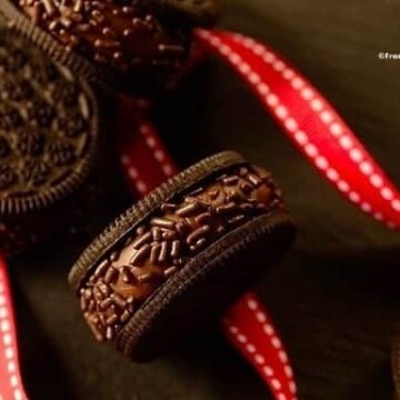 Brigadeiro cookies with a red ribbon