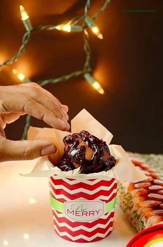 Chocolate-Truffle-filled-Doughnut-Holes, Bolinho-de-Chuva -com-Chocolate