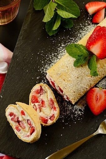 strawberry and cream roll