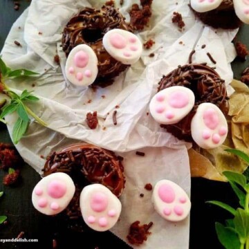 cookies decorated for Easter in a platter