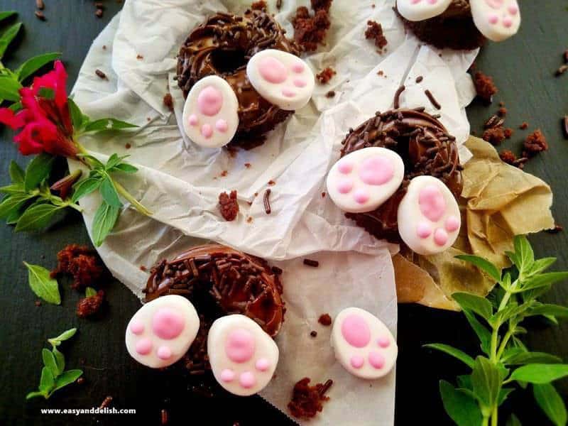 cookies decorated for Easter in a platter