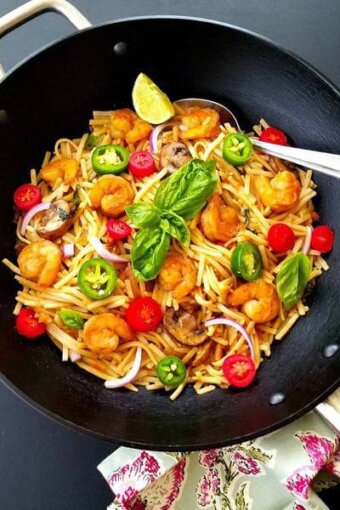 Shrimp-Thai-noodles-stir-fry