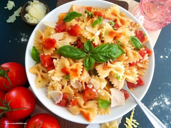 Homemade bow tie pasta with tomato and basil sauce — featured Homemade-Bow-Tie-Pasta-Tomato-Basil-Sauce