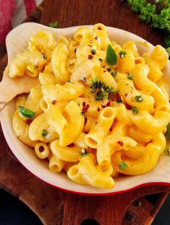 mac and cheese on a bowl