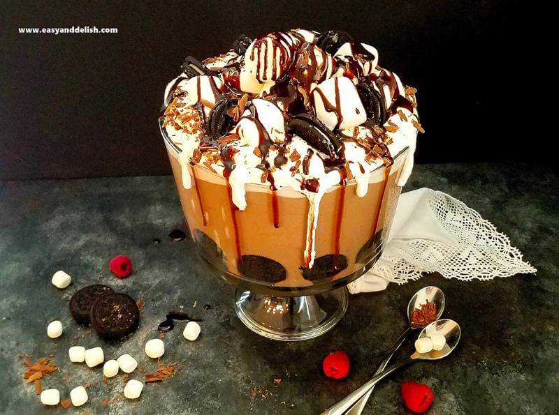 Hot chocolate-trifle or Pave de chocolate quente topped with cookies and marshmallows