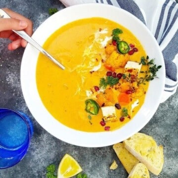 cropped-Cauliflower-curry-soup-eating.jpg