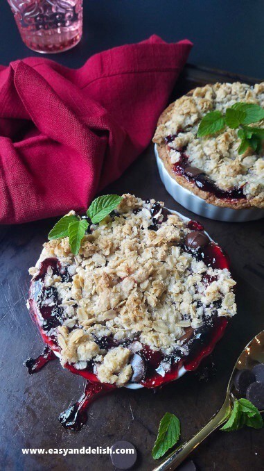 bowls of blackberry cobbler  