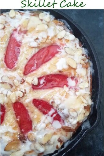 A close up of Almond skillet cake