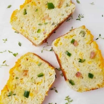 slices of cauliflower bread
