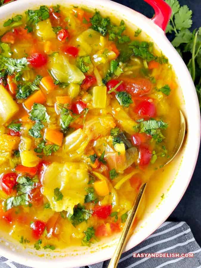 a bowl of cabbage soup diet as one of our healthy dinner ideas