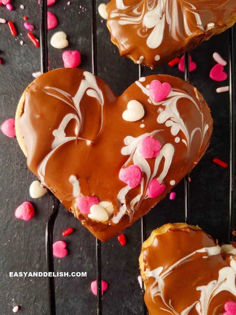 image showing shortbread cookies with chocolate decorated for Valentine's Day. 