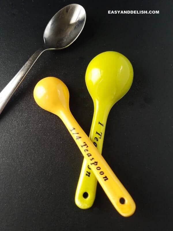 How Many Teaspoons In A Tablespoon? (+ Conversion Guide!)