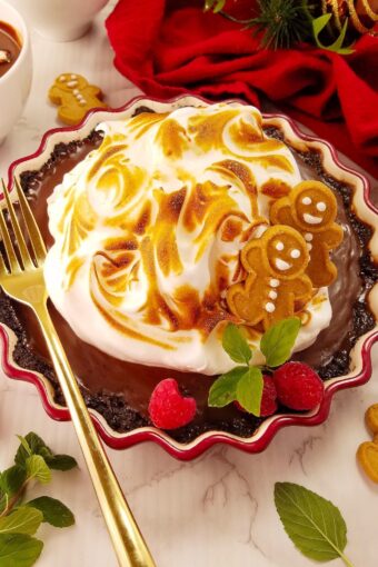 A plate of pie decorated for Christmas