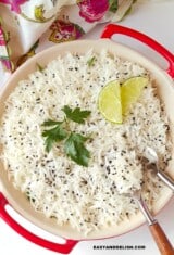 arroz basmati com grao longo e soltinho em uma tigela