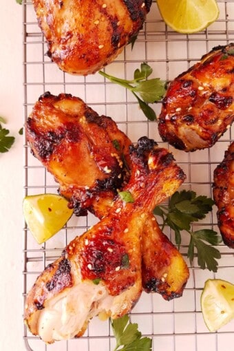 air fryer chicken drumsticks over a rack