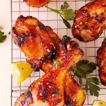 air fryer chicken drumsticks over a rack