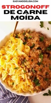 strogonoff de carne moida em uma tigela com macarrão