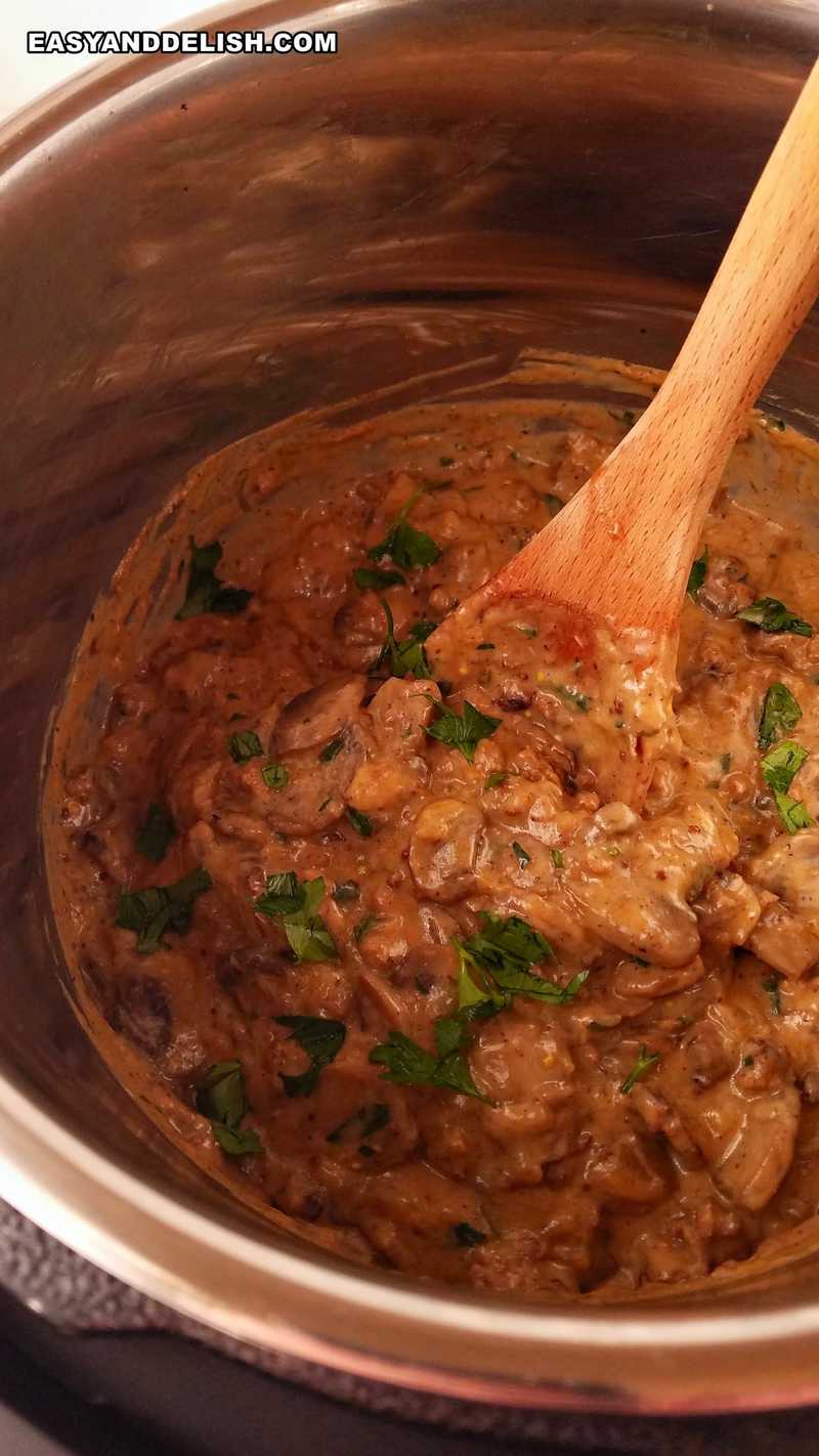 keto ground beef stroganoff in the instant pot