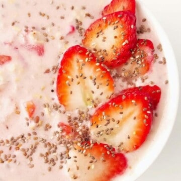 cropped-protein-overnight-oats-recipe-5-strawberry-and-cream-receita-de-aveia-adormecida-5-morango-e-creme.jpg