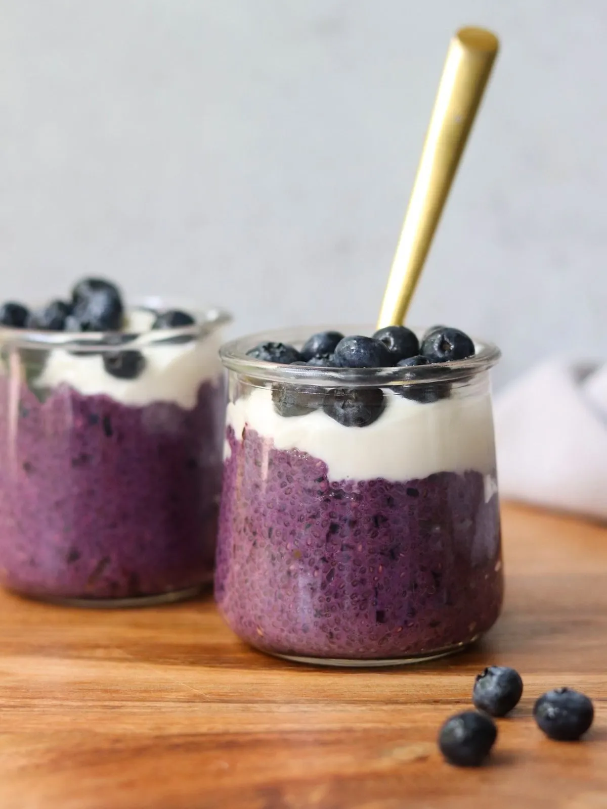Vegan Blueberry chia pudding as a vegan easy dessert to make at home