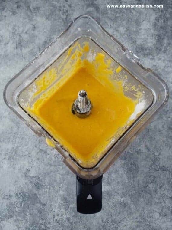 massa batida no liquidificador