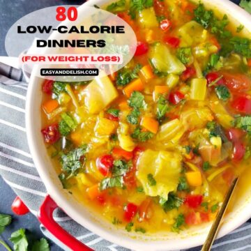 close up of a bowl of diet soup as one of our 80 low-calorie dinners for weight loss