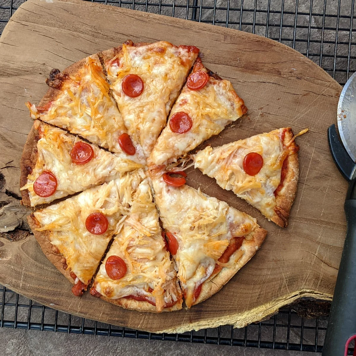 sliced chicken parmesan pizza