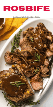 pin de rosbife com molho e ervas.