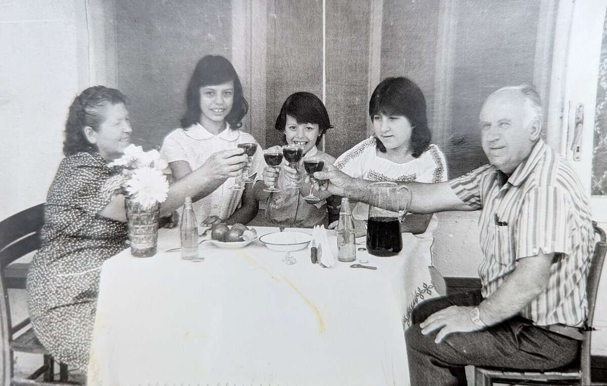 valentina around the dinner table