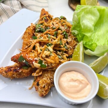 Szechuan chicken lettuce wraps ready meal.